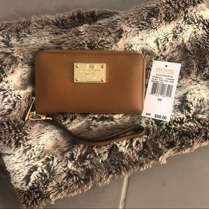 Michael Kors wallet wristlet